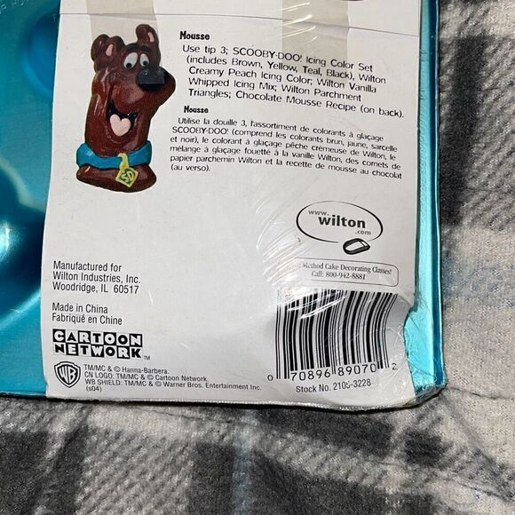 Wilton Cartoon Network Scooby-Doo Mini Treats Pan Baking and Candy Cake Molds Je - Picture 9 of 9